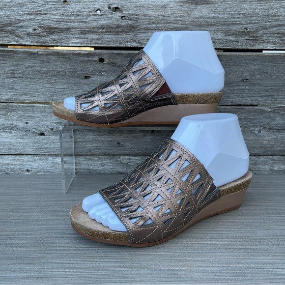 NAOT CROWN WEDGE SANDAL - Picture 1 of 12